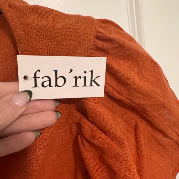 Fab’rik Rust Orange Ruffle Sleeve Blouse Size Small NWT - Picture 3 of 4